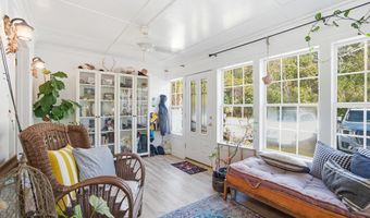 130 14th St, Apalachicola, FL 32320