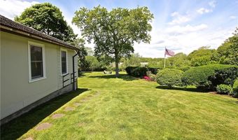 215 Coggeshall Ave, Newport, RI 02840