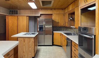 1326 N C St, Arkansas City, KS 67005