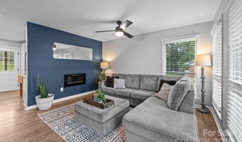 3701 Lynette Ct, Charlotte, NC 28217