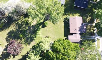 131 Riverside Dr, Alma, MI 48801