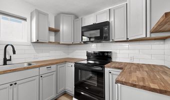 116 STANFORD Dr SE, Albuquerque, NM 87106