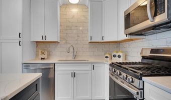 5 Dumaine Ave N, Nashua, NH 03063