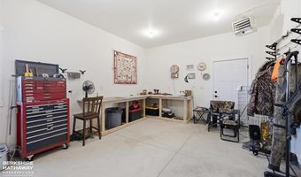 8 Lakota Ct, Cody, WY 82414