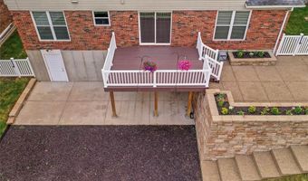 6029 Terri Lynn Dr, Affton, MO 63123