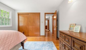6 Lancaster Pl, Andover, MA 01810