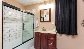 688 Saunders Hollow Rd, Barboursville, WV 25504