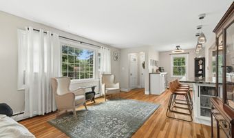 136 Crescent Cir, Cheshire, CT 06410