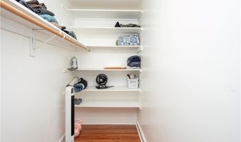 1 Oakwood Ter 7, Newport, RI 02840