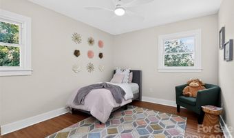 3617 Woodleaf Rd, Charlotte, NC 28205