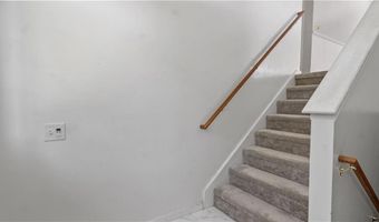 66 Hunters Crossing Dr, Coventry, RI 02816