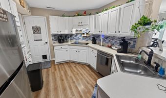 395 LAKESIDE Dr, Lewes, DE 19958