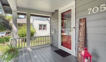 705 38th St, Des Moines, IA 50312