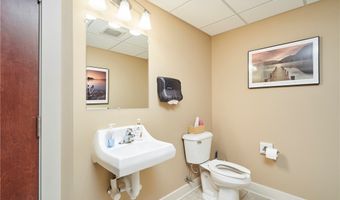799 White Pond Dr E, Akron, OH 44320