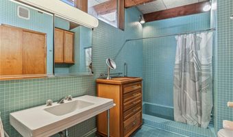 25 Logan Rd, Alton, IL 62002