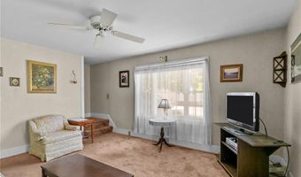 112 Oakton St, Woonsocket, RI 02895