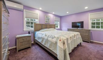 745 Rustic Ln, Cheshire, CT 06410