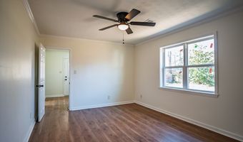 201 College St, Batesville, MS 38606