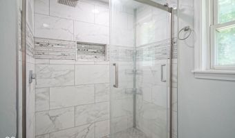 5902 Oak Ln, Anderson, IN 46013