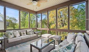 2055 Silver Maple Trl, North Liberty, IA 52317