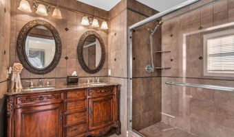 12 White Oak Ln 112, Aberdeen, NJ 07747