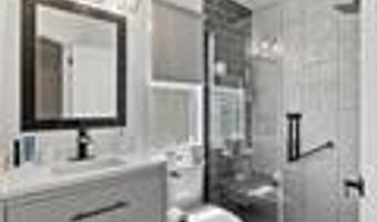 25 BAYSIDE Dr, Bayonne, NJ 07002
