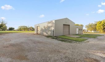 305 N SYCAMORE St, Archer City, TX 76351