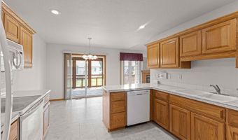 838 Lindsay Ct SW, Altoona, IA 50009