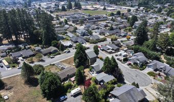 929 OLD COUNTY Rd, Brookings, OR 97415