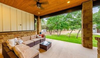 140 Wood Valley Dr, Adkins, TX 78101