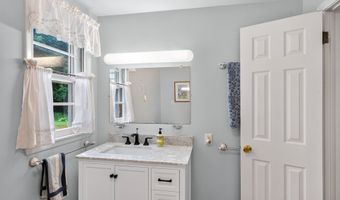 437 Lovely St, Avon, CT 06001