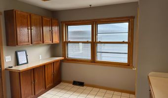 204 7TH St W, Andalusia, IL 61232