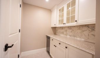 7 Dennell Dr, Lincoln, RI 02865