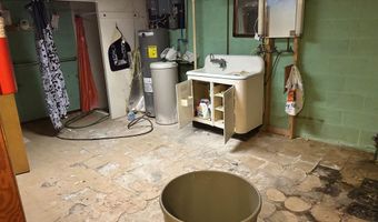 214 S Heckart St, Algona, IA 50511
