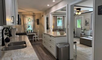 906 Dora Ln, Aurora, OH 44202