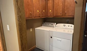 1323 N 3rd St, Aberdeen, SD 57401