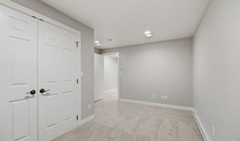 4717 N TANGLEWOOD Dr, Appleton, WI 54913