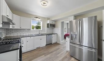 916 Oak St, Adrian, MI 49221
