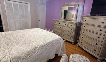 1009 Debbie Ln, Allentown, PA 18103