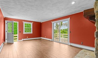 43 Peckham Pl, Bristol, RI 02809