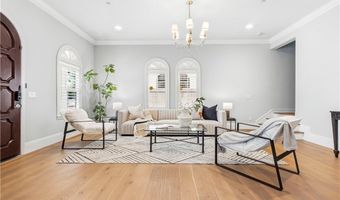 566 S 2nd Ave, Arcadia, CA 91006