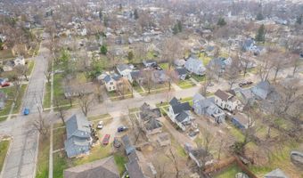 907 E Hunt St, Adrian, MI 49221