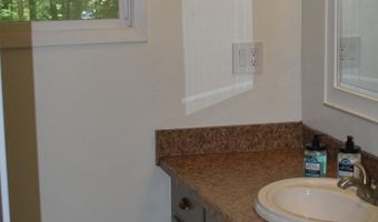 43 Camelot Dr, Bedford, NH 03110