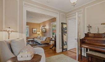 30 Boulevard, Middletown, RI 02842