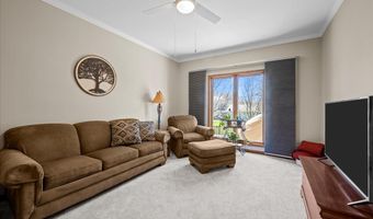 1928 N Ridge Ave, Arlington Heights, IL 60004