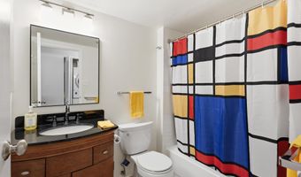 5300 HOLMES RUN Pkwy 1206, Alexandria, VA 22304