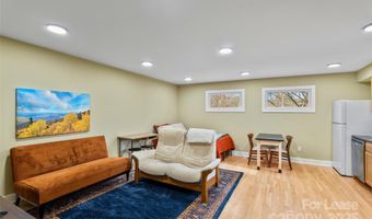 5 Elmore St, Asheville, NC 28804