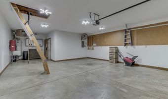 8896 Classic View Dr, Indianapolis, IN 46217