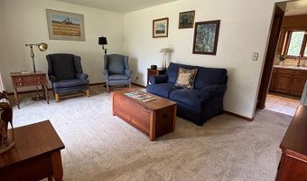 305 Lakeview Dr, Algoma, WI 54201