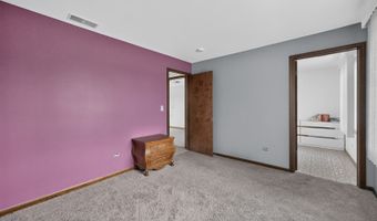 725 7th Ave, Addison, IL 60101